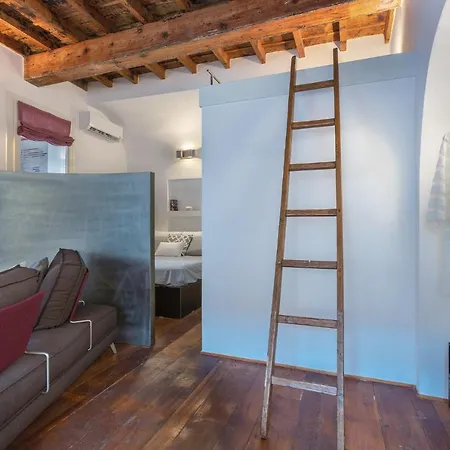 Guesthost - Center X3 * Ferrara