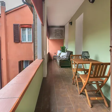 Apartment Center X3 *