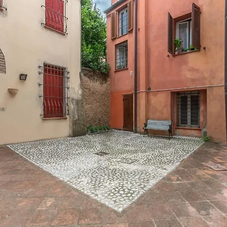 Center X3 Apartment Ferrara