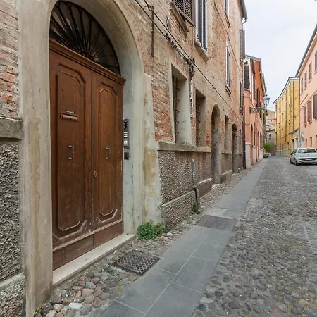 Guesthost - Center X3