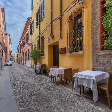 Center X3 Apartment Ferrara