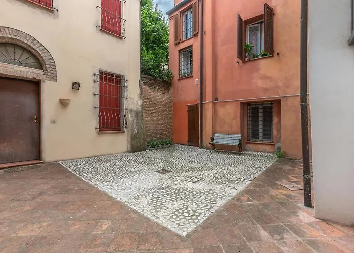 Guesthost - Center X3 Daire Ferrara